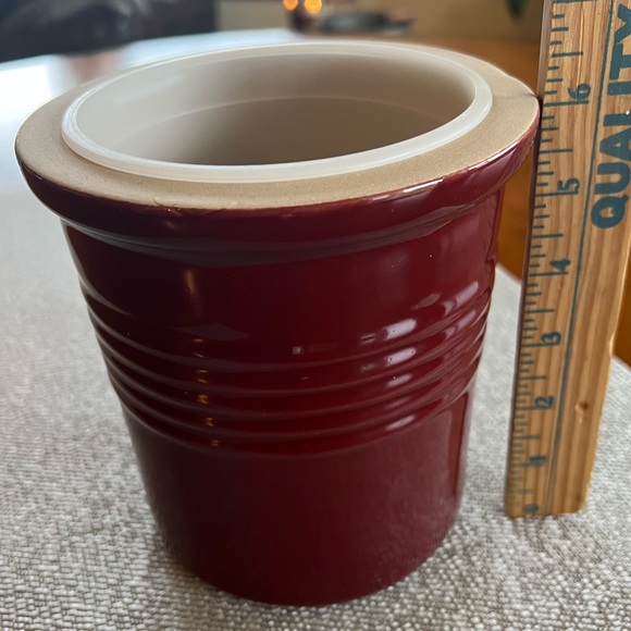 Pampered Chef Family Heritage 1331-02 Cranberry Stoneware Crock Made in the USA - Picture 8 of 9